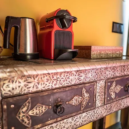 Gato Preto De - Adults Only