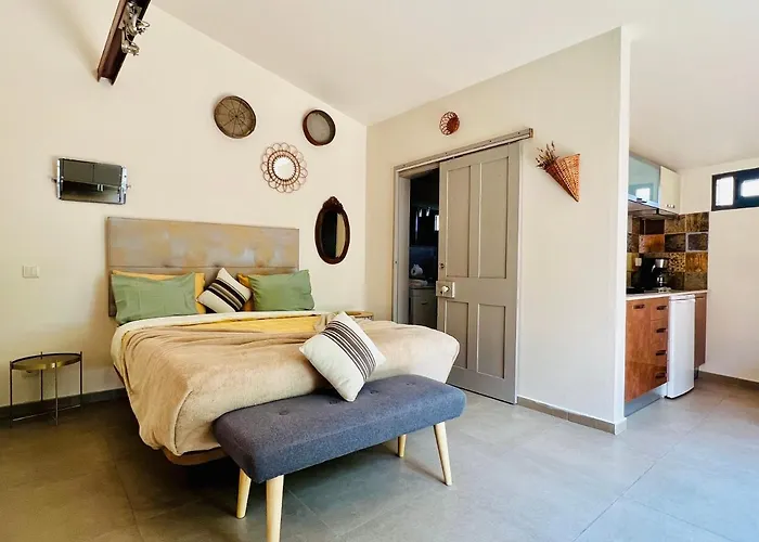 לינה וארוחת בוקר Gato Preto De - Adults Only סילבס